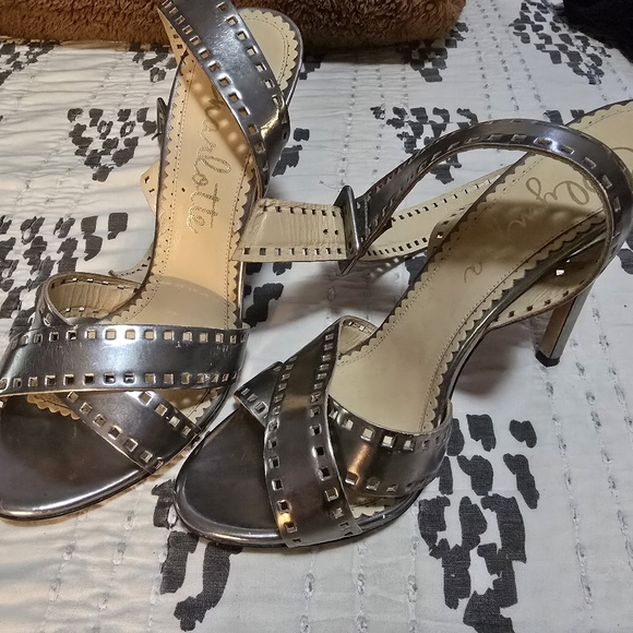 Charlotte Olympia Take 110 size 39 silver heels - Picture 2 of 6